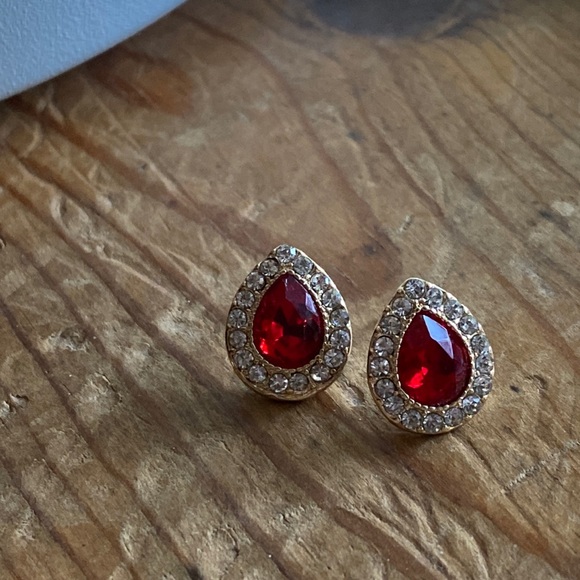 Monet Jewelry - 💛 Monet Red & White Crystal Tear Drop Earrings